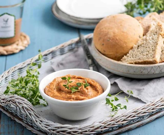 Pasta z białej fasoli i suszonych pomidorów: Pyszny i szybki przepis Pasta z białej fasoli i suszonych pomidorów: Pyszny i szybki przepis