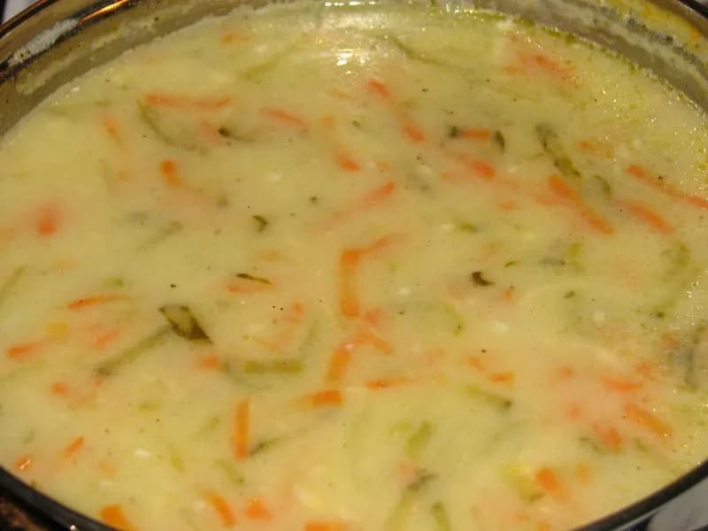 Najlepsza domowa zupa ogórkowa: prosty przepis krok po kroku dla każdego Najlepsza domowa zupa ogórkowa: prosty przepis krok po kroku dla każdego
