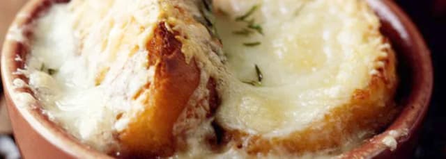 Jaki ser do zupy cebulowej doda wyjątkowego smaku i aromatu? Jaki ser do zupy cebulowej doda wyjątkowego smaku i aromatu?